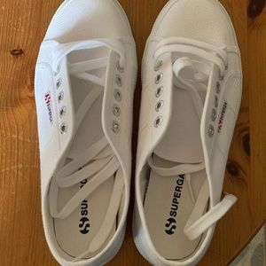 Superga Women's 2750 Cotu Classic Sneaker White